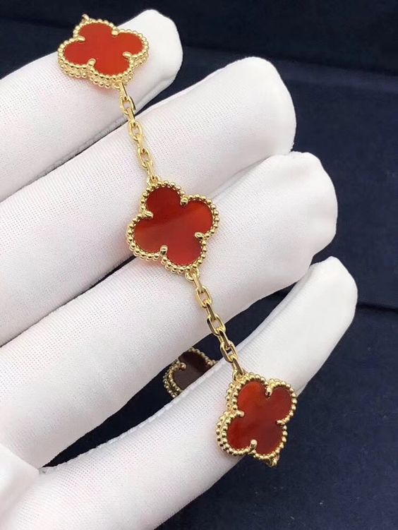 Kırmızı Renk Yonca Model Altın Kaplama Paslanmaz Çelik Bileklik | Bracelet